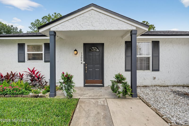 13046 Twin Pines Cir, Jacksonville, FL 32246
