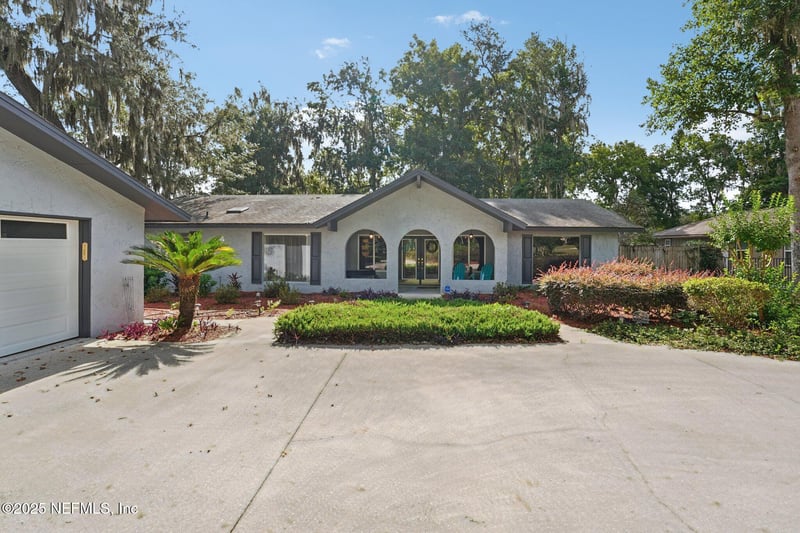 448 Lake Asbury Dr, Green Cove Springs, FL 32043