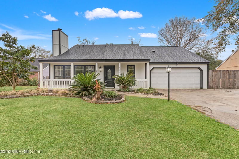 8190 Loch Lomond Ln, Jacksonville, FL 32244