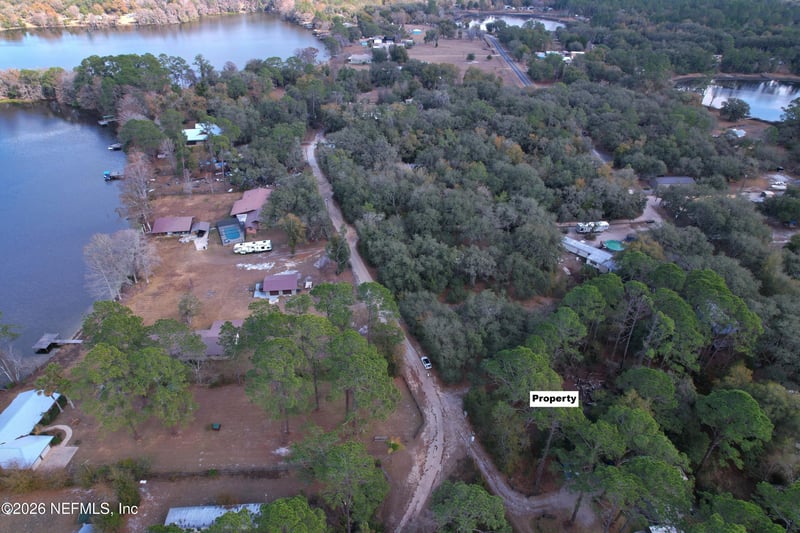 113 Lake Edge Trl, Interlachen, FL 32148