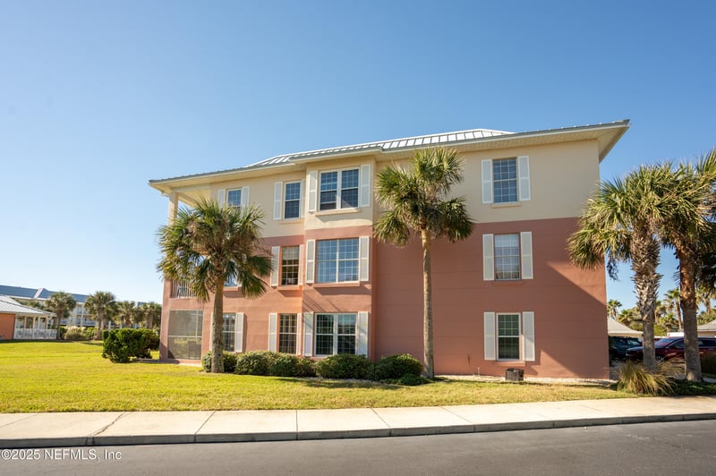 225 Atlantis Cir #101, St Augustine Beach, FL 32080