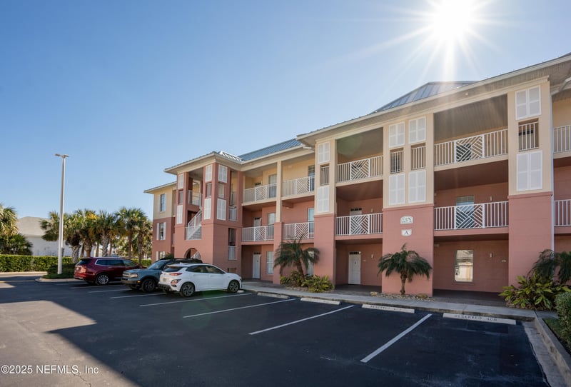 225 Atlantis Cir #101, St Augustine Beach, FL 32080