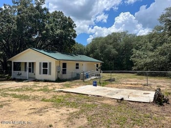 107 Milton Ave, Interlachen, FL 32148