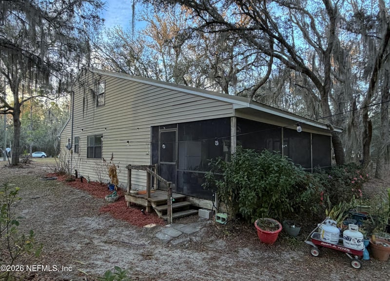 273 Neal Rd, Hawthorne, FL 32640