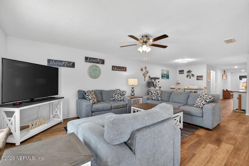 2 Radium Ln, Palm Coast, FL 32164