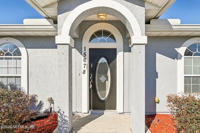 15678 Moss Hollow Dr, Jacksonville, FL 32218
