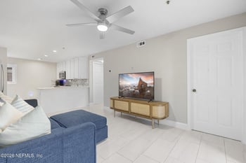 210 11th Ave #104, Jacksonville Beach, FL 32250