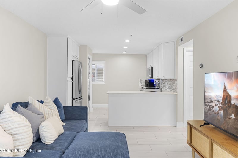 210 11th Ave #104, Jacksonville Beach, FL 32250