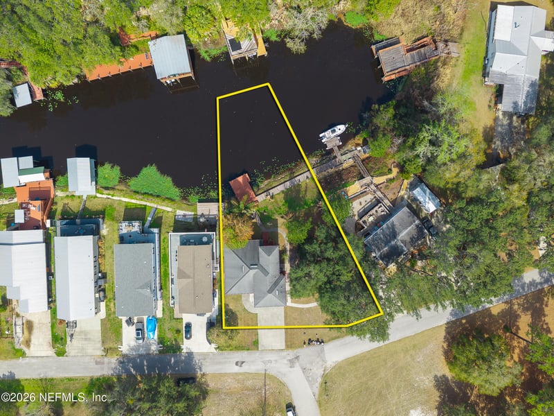 295 Maxwell Dr, Welaka, FL 32193