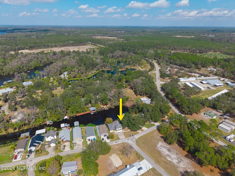 295 Maxwell Dr, Welaka, FL 32193