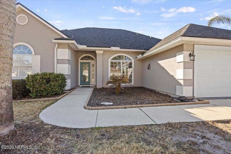 2042 Knottingham Trace Ln, Jacksonville, FL 32246