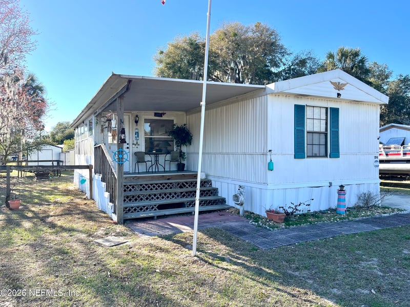 174 Buchanan Cir, Satsuma, FL 32189