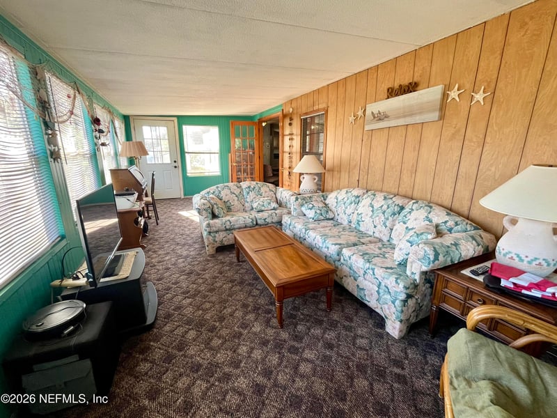 174 Buchanan Cir, Satsuma, FL 32189