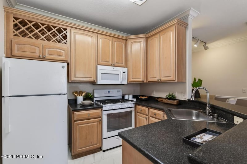 13810 Sutton Park Dr #323, Jacksonville, FL 32224