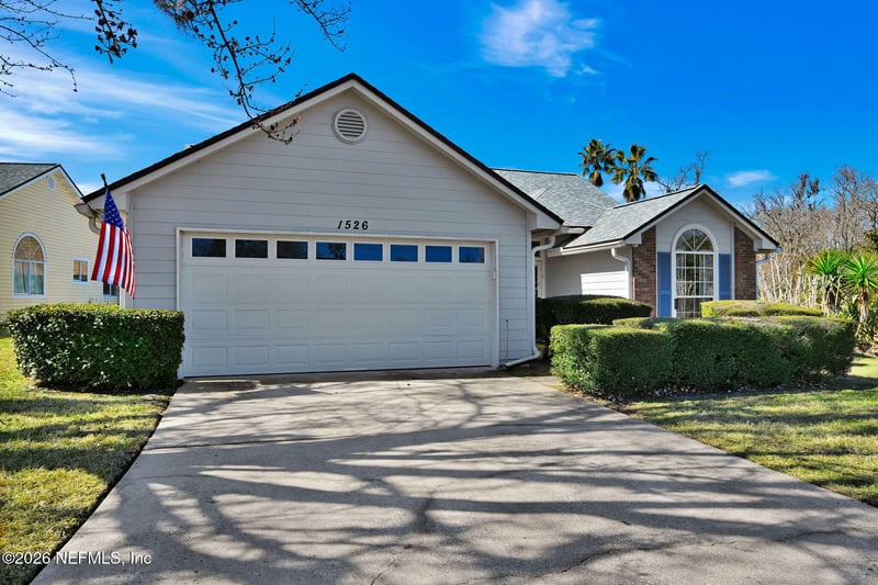 1526 Mountain Lake Dr, Jacksonville, FL 32221