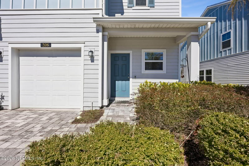 208 Boracay Cir, St Johns, FL 32259