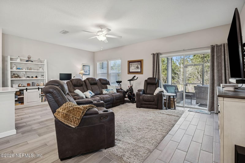 208 Boracay Cir, St Johns, FL 32259