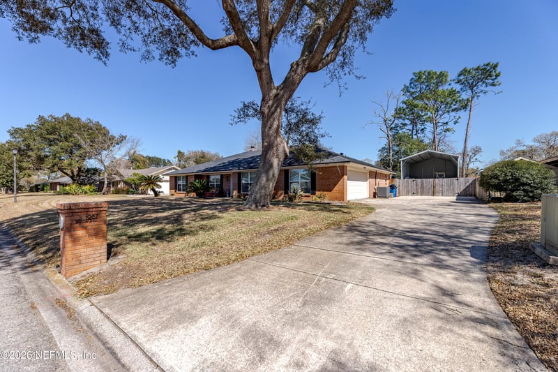 1967 Raley Creek Dr, Jacksonville, FL 32225