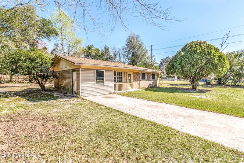 521 Quail Ln, Macclenny, FL 32063