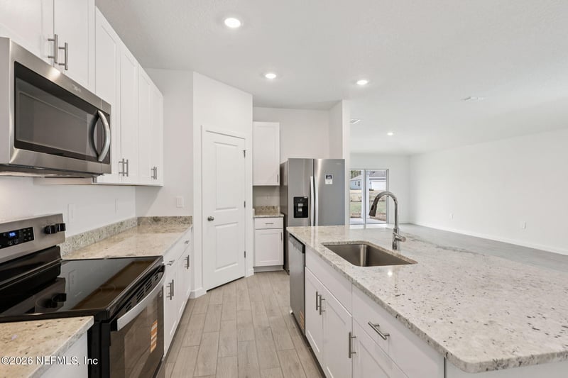 7418 Everett Forest Dr, Jacksonville, FL 32219