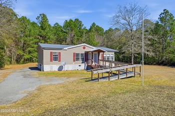 44326 Woodland Cir, Callahan, FL 32011