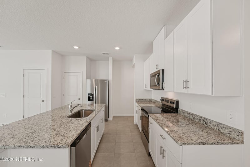 7778 Cahill Ln, Jacksonville, FL 32219