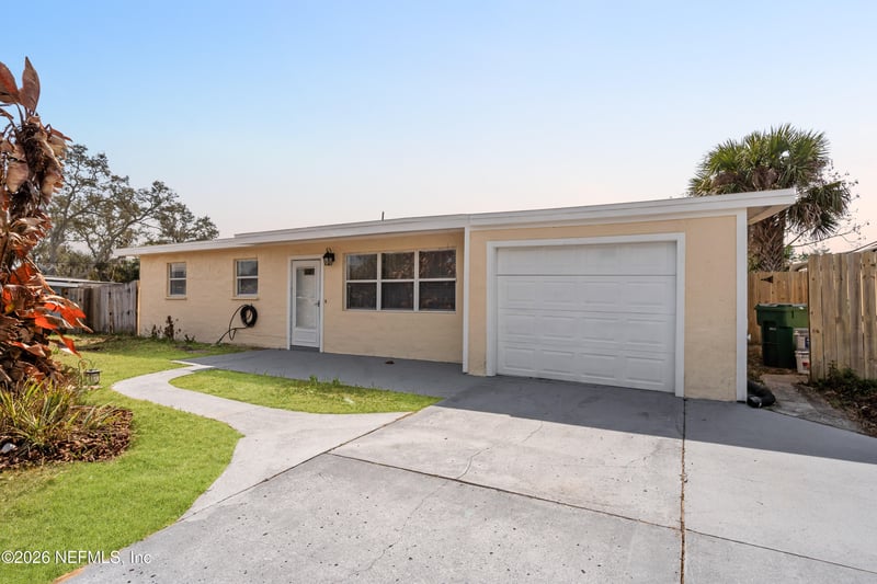 1413 Jackson Ave, Daytona Beach, FL 32117