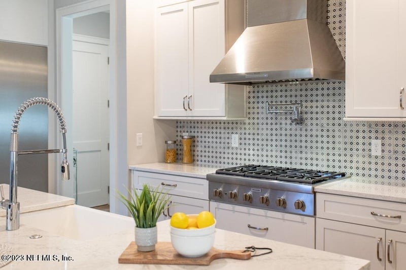 264 Ocean Blvd, Atlantic Beach, FL 32233