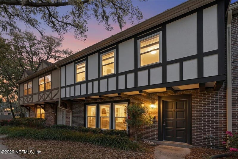 8140 Sutton Pl, Jacksonville, FL 32217