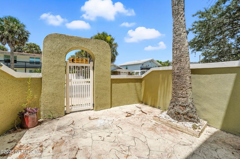 229 Margaret St, Neptune Beach, FL 32266