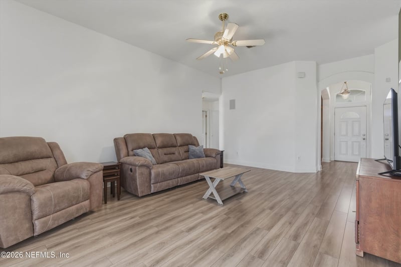 12130 Longmont Ln, Jacksonville, FL 32246