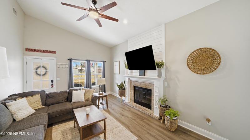 702 7th St, Macclenny, FL 32063