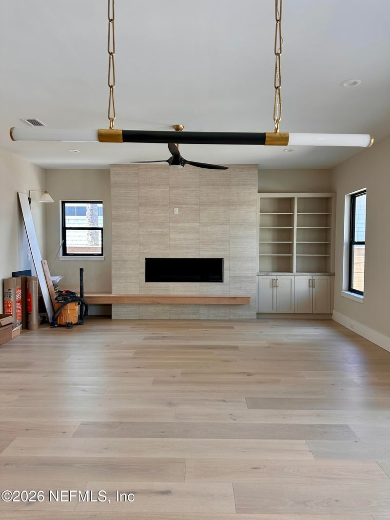 371 9th St, Atlantic Beach, FL 32233