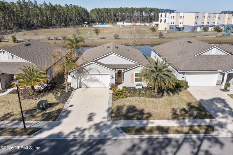 246 Glasgow Dr, St Johns, FL 32259