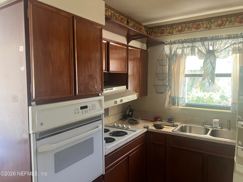 8043 Joffre Dr, Jacksonville, FL 32210