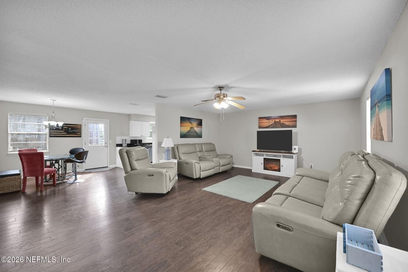 5168 Horse Track Dr, Jacksonville, FL 32257