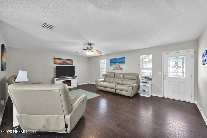 5168 Horse Track Dr, Jacksonville, FL 32257