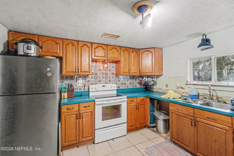 3390 Lannie Rd, Jacksonville, FL 32218