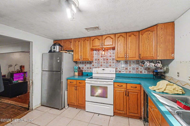 3390 Lannie Rd, Jacksonville, FL 32218