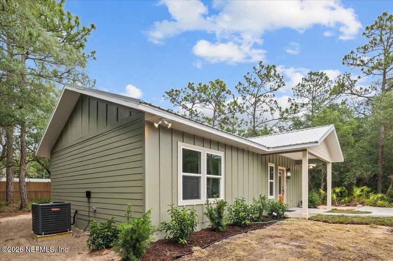 108 Pamela St, Interlachen, FL 32148