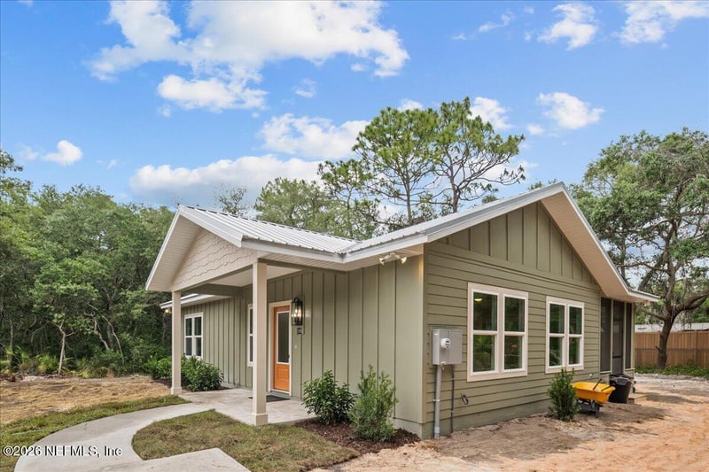 108 Pamela St, Interlachen, FL 32148