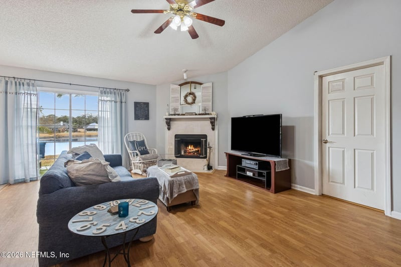 4556 Shaky Leaf Ln, Jacksonville, FL 32224