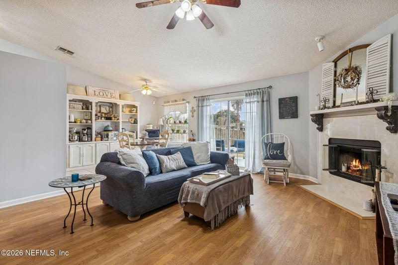 4556 Shaky Leaf Ln, Jacksonville, FL 32224