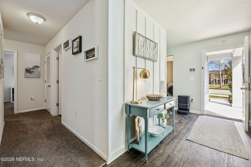 7856 Meadow Walk Ln, Jacksonville, FL 32256