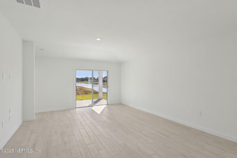 7433 Everett Forest Dr, Jacksonville, FL 32219