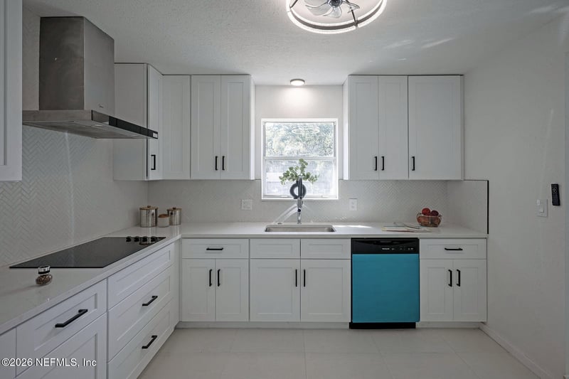 4013 Rogero Rd, Jacksonville, FL 32277