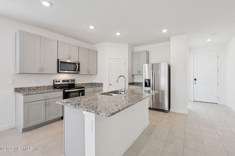 7422 Everett Forest Dr, Jacksonville, FL 32219