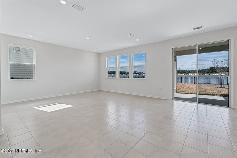 641 Panther Lake Pw, Jacksonville, FL 32221