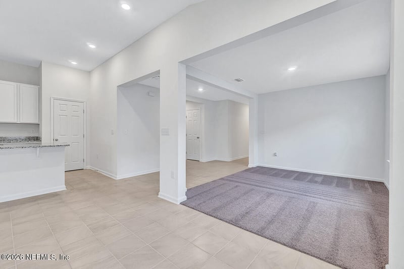 712 Panther Lake Pw, Jacksonville, FL 32221