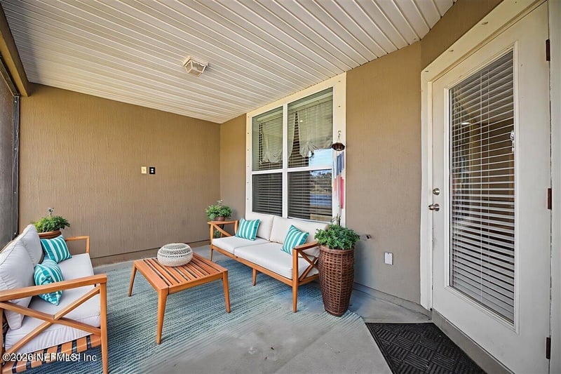 481 Walnut Dr, St Johns, FL 32259